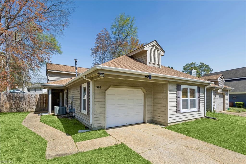 907 Woodcreek Dr Property Photo 3