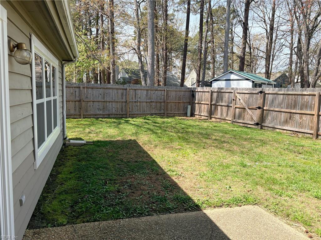 907 Woodcreek Dr Property Photo 6