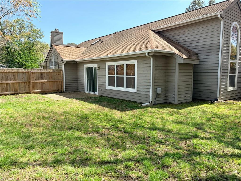 907 Woodcreek Dr Property Photo 7