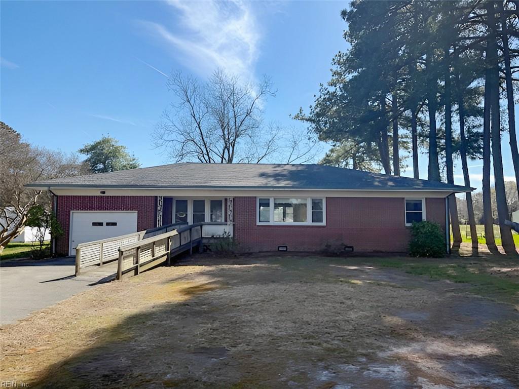 121 Circle Dr Property Photo 1