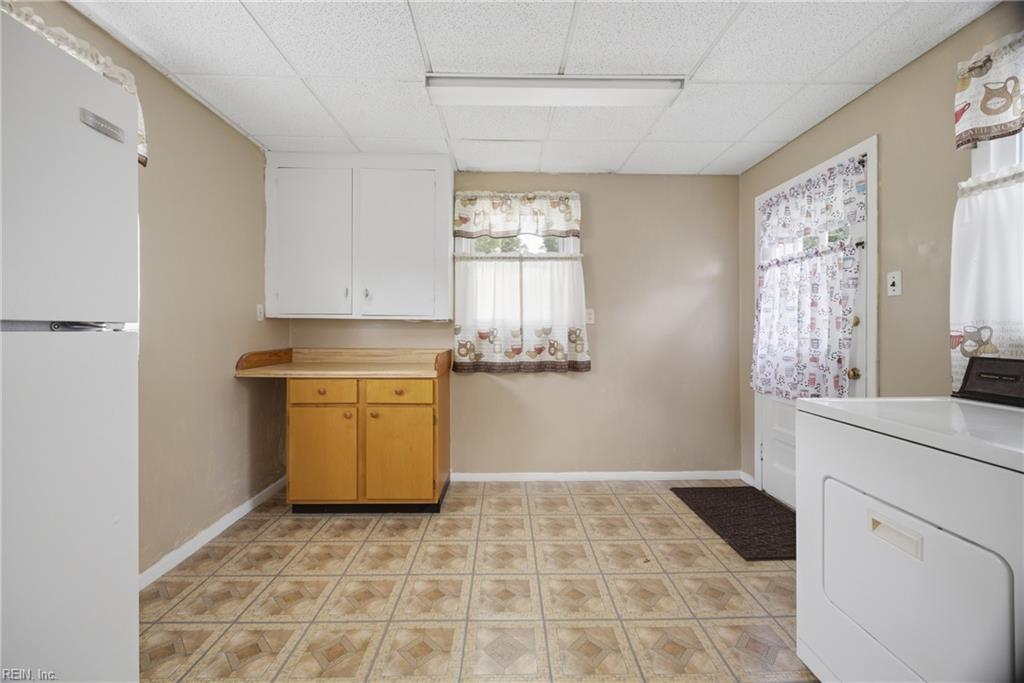 135 Howe St Property Photo 16
