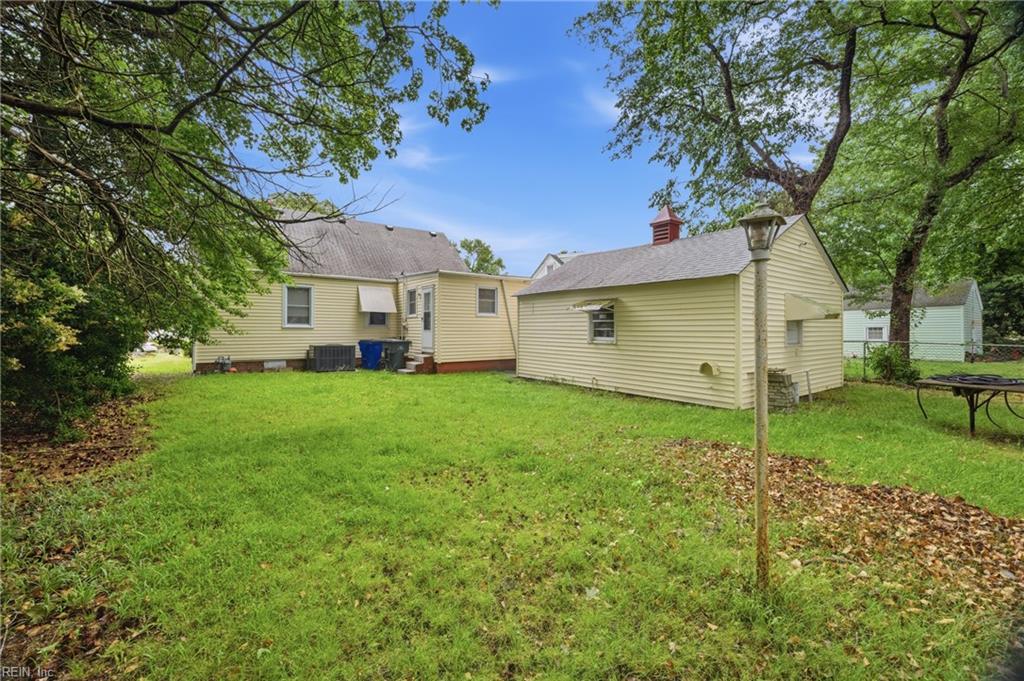 135 Howe St Property Photo 17