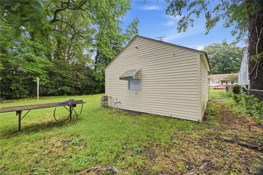 135 Howe St Property Photo 19