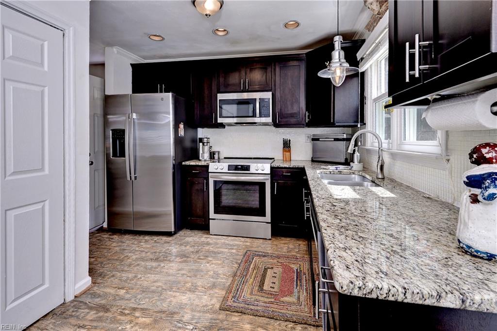 4906 Abbotsford Mews Property Photo 13