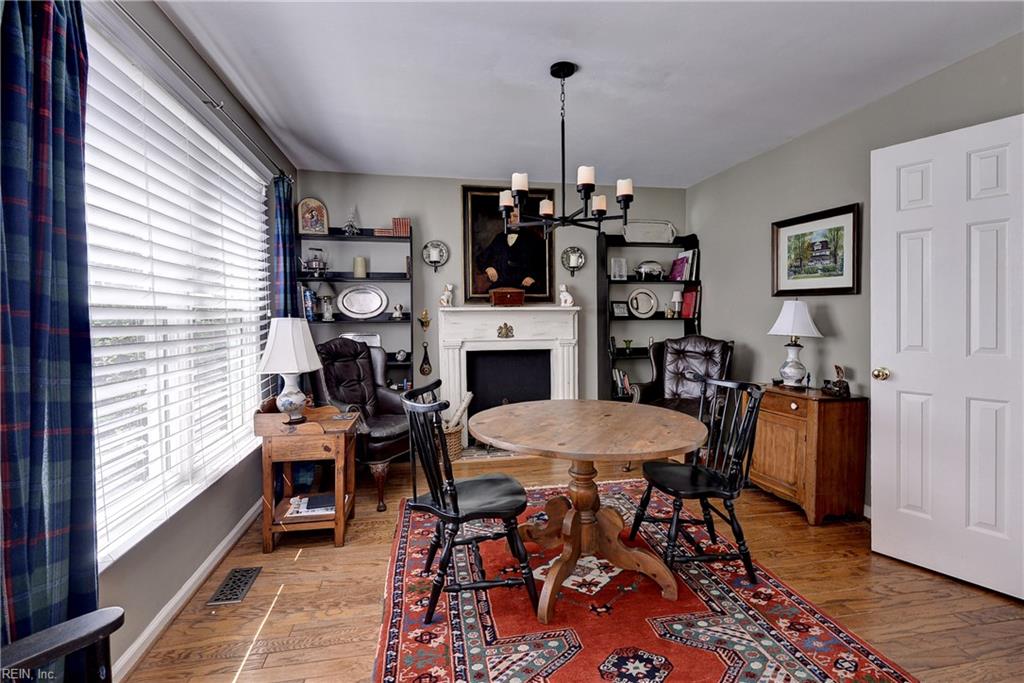 4906 Abbotsford Mews Property Photo 16