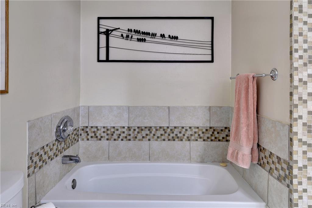 4906 Abbotsford Mews Property Photo 20