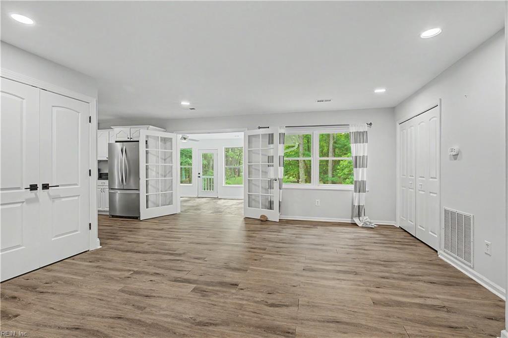 764 Lovers Ln Property Photo 3