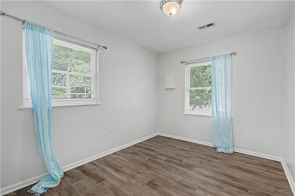 764 Lovers Ln Property Photo 17