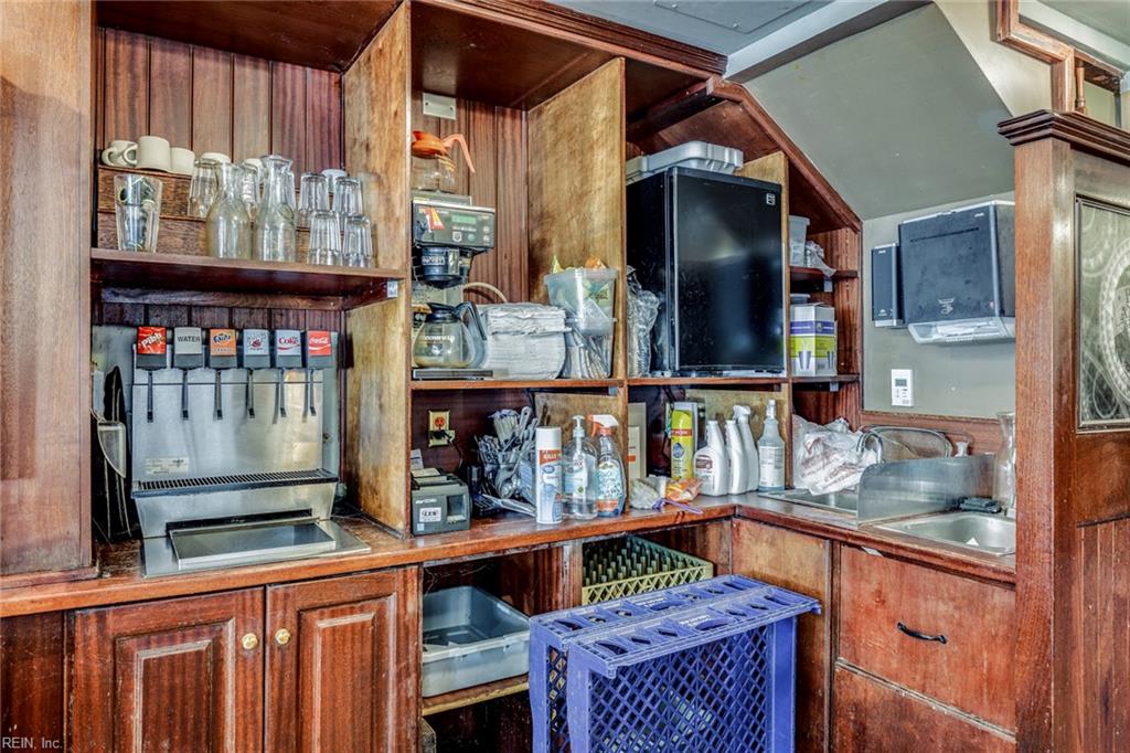 241 Granby St Property Photo 15