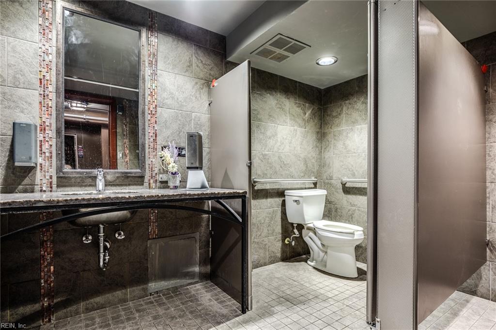 241 Granby St Property Photo 19