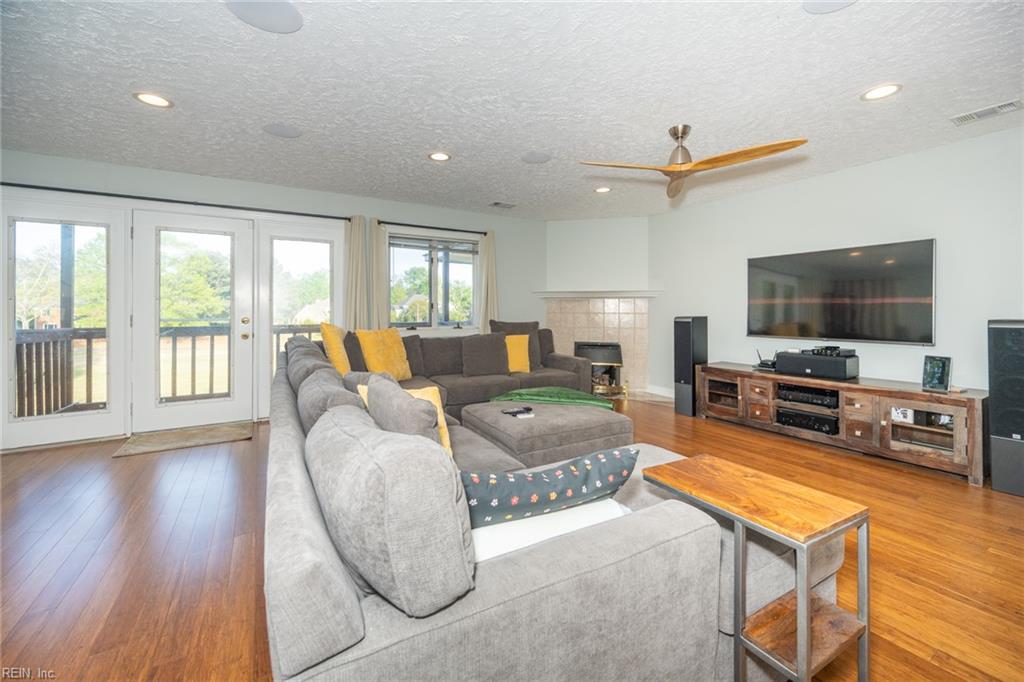 1250 Foursome Ln Property Photo 1
