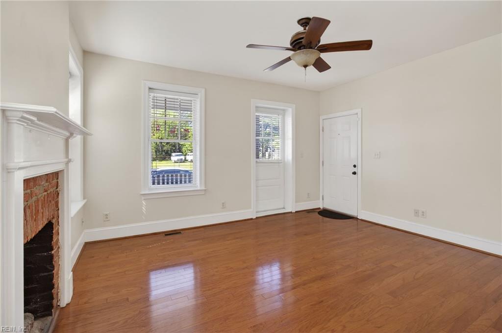 3710 Colley Ave Property Photo 4