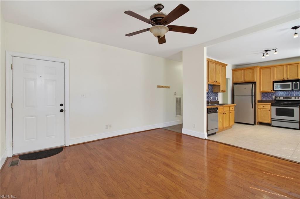 3710 Colley Ave Property Photo 8