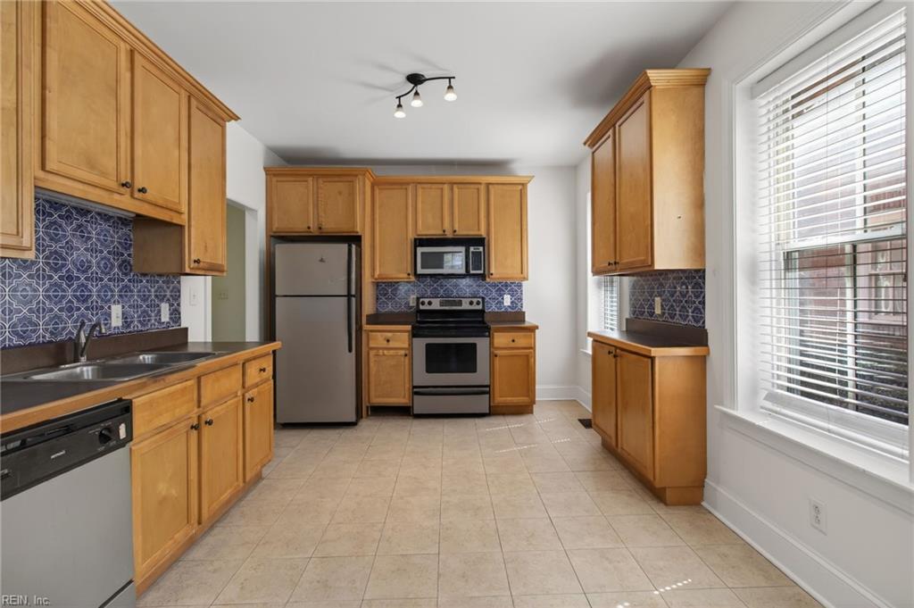 3710 Colley Ave Property Photo 10