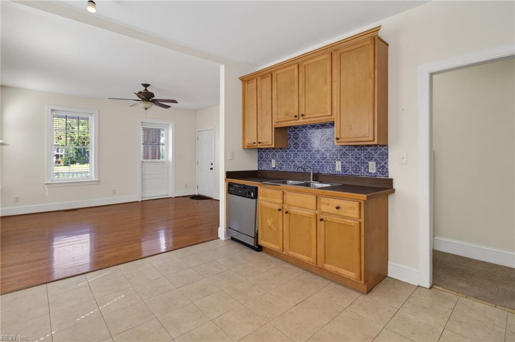 3710 Colley Ave Property Photo 12