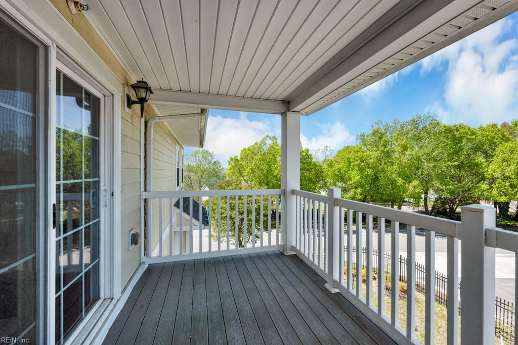 1016 Thoroughgood Way Property Photo 2