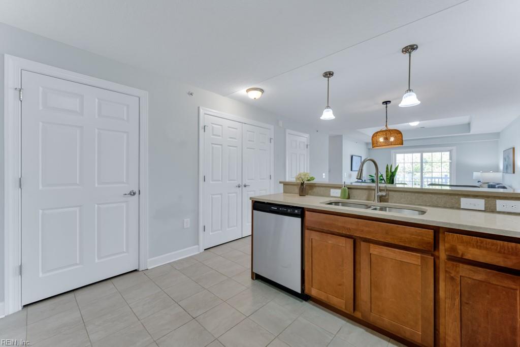 1016 Thoroughgood Way Property Photo 7