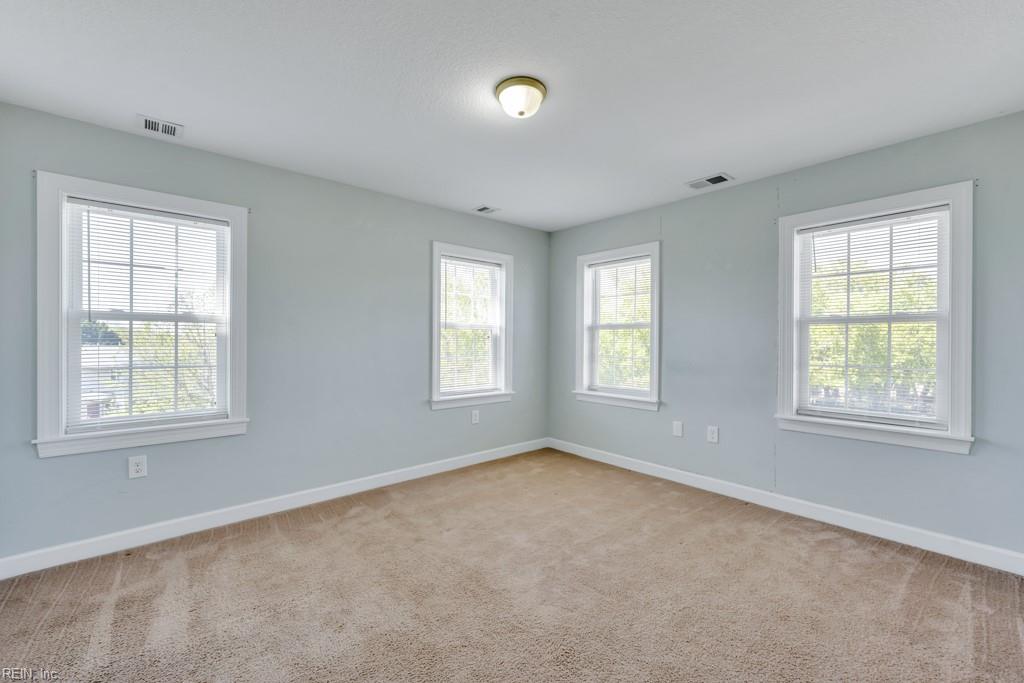 1016 Thoroughgood Way Property Photo 16
