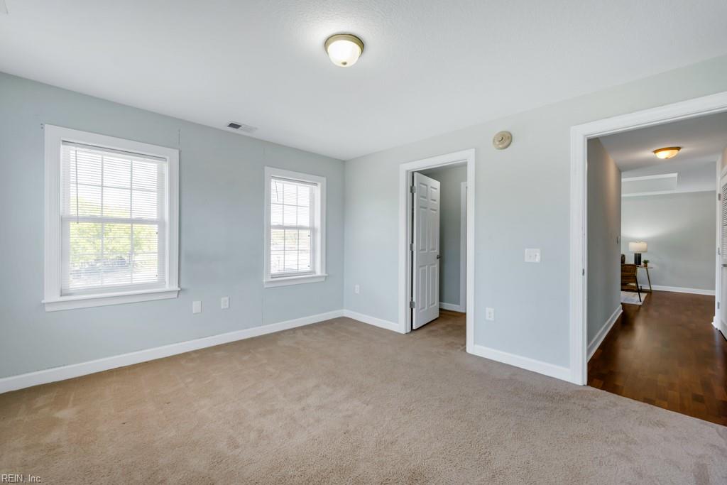 1016 Thoroughgood Way Property Photo 17