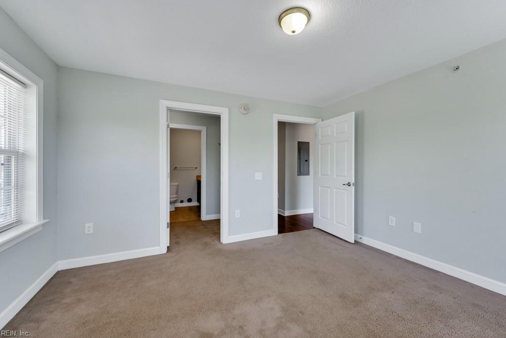1016 Thoroughgood Way Property Photo 18