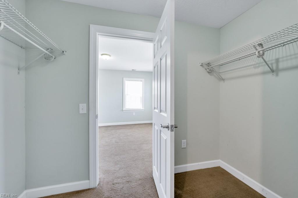 1016 Thoroughgood Way Property Photo 19