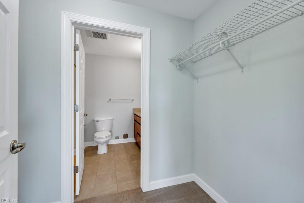 1016 Thoroughgood Way Property Photo 20