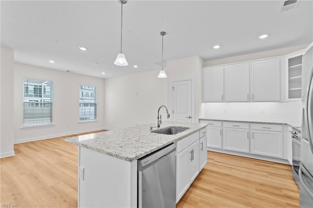 4908 Apricot Way Property Photo 9