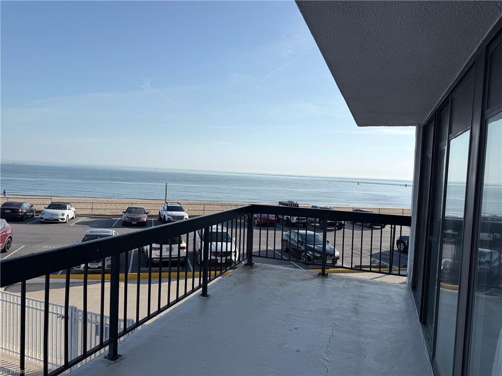 3558 Shore Dr Property Photo 2