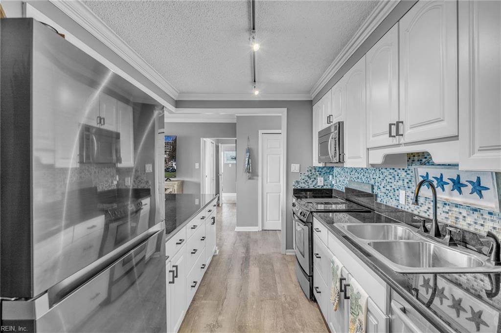 3558 Shore Dr Property Photo 6