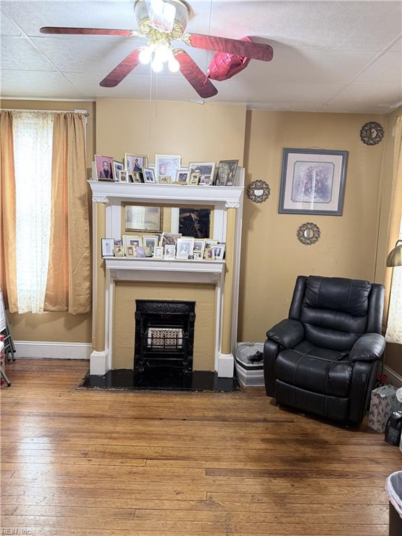 208 W 37th St Property Photo 3