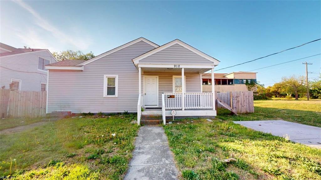 910 22nd St Property Photo 1