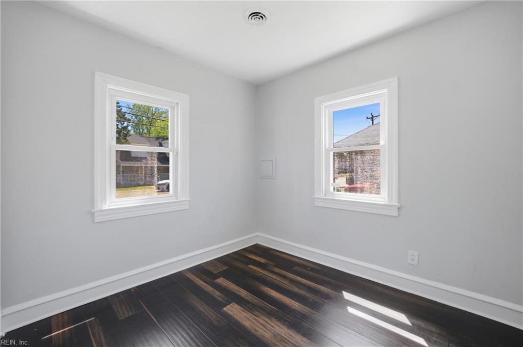 1713 Bay Ave Property Photo 21