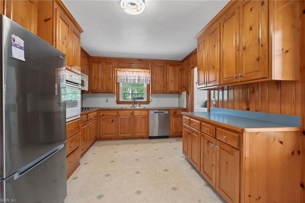 204 Country Club Rd Property Photo 7