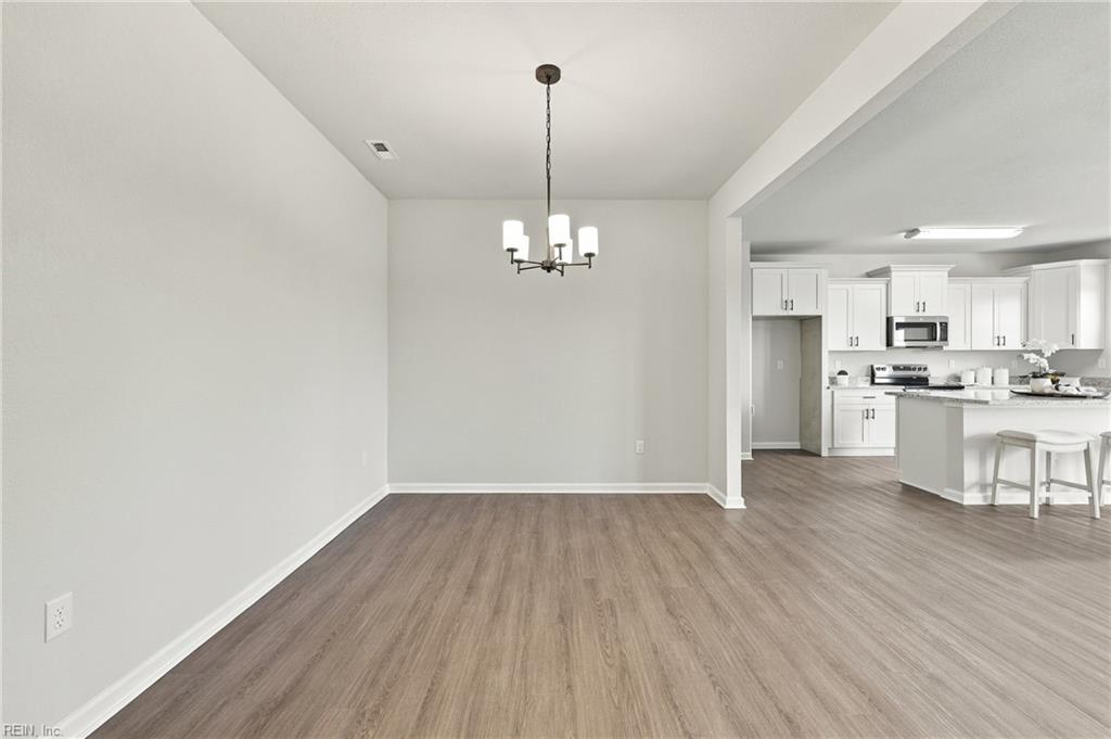 208 Halifax Ct Property Photo 5