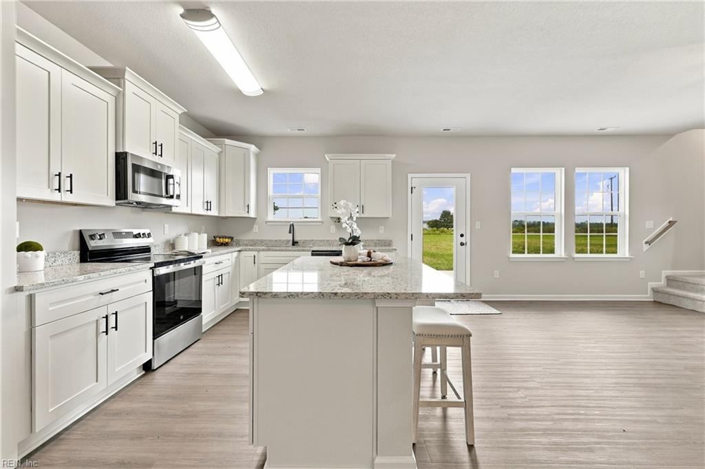 208 Halifax Ct Property Photo 14