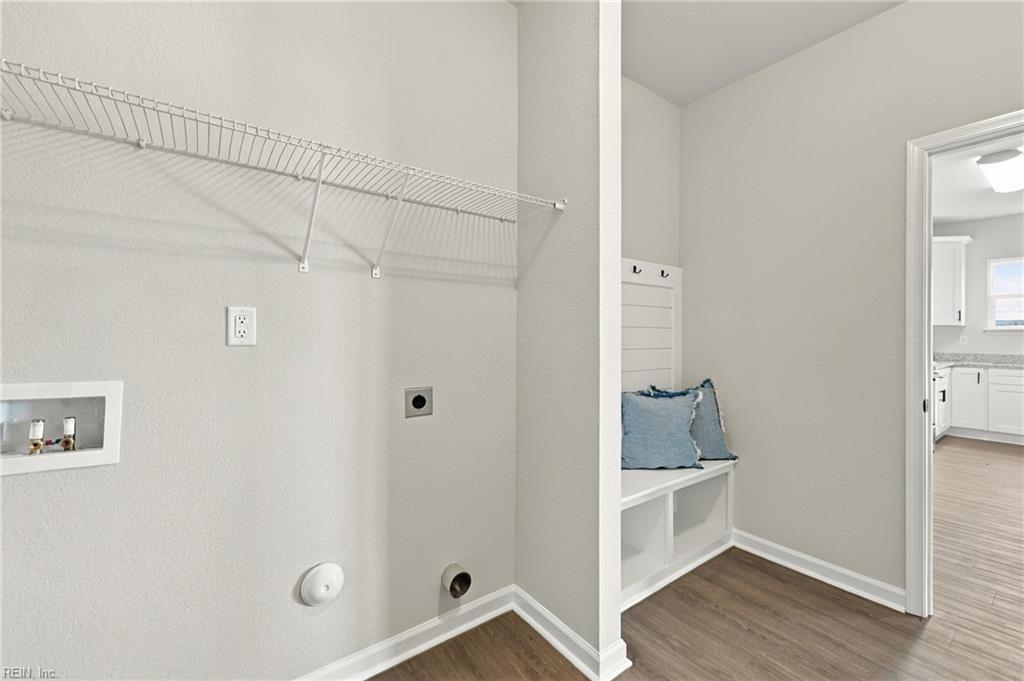 208 Halifax Ct Property Photo 17