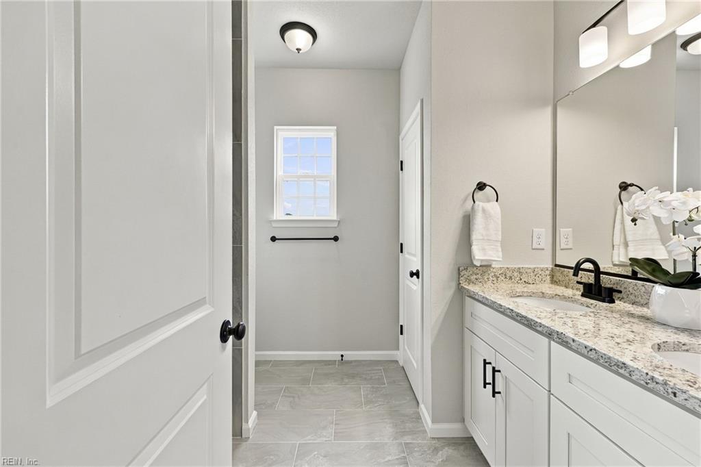 208 Halifax Ct Property Photo 27