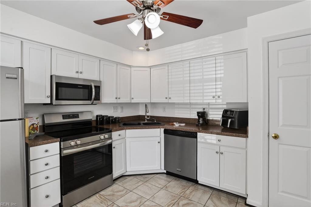708 Inlet Quay Property Photo 5