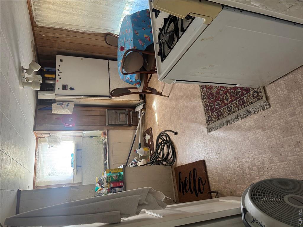 14295 Walker Ln Property Photo 2