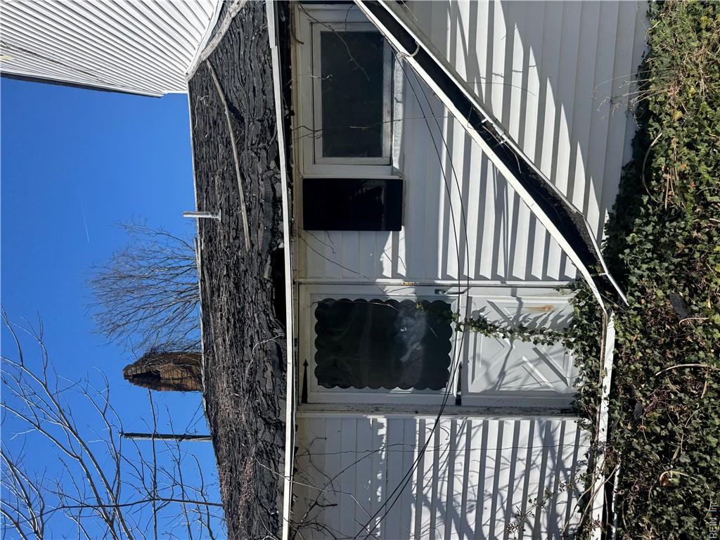 14295 Walker Ln Property Photo 5