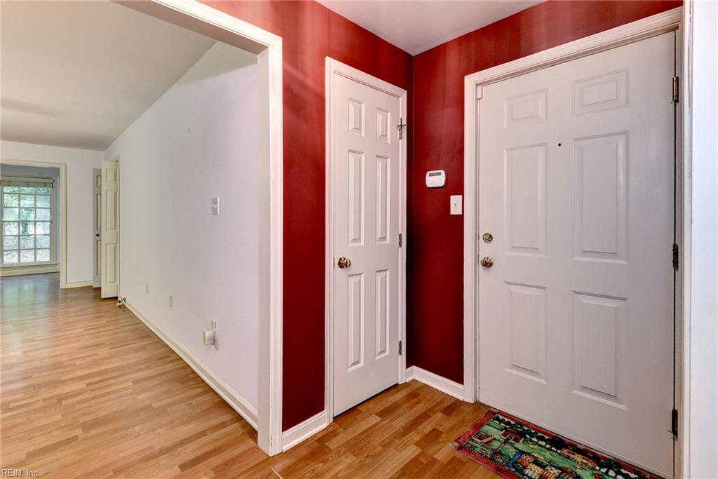 237 Woodmere Dr Property Photo 3