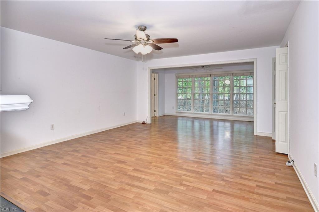 237 Woodmere Dr Property Photo 4