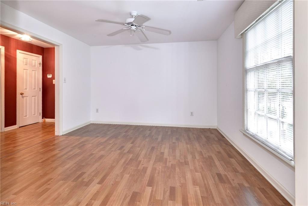 237 Woodmere Dr Property Photo 6