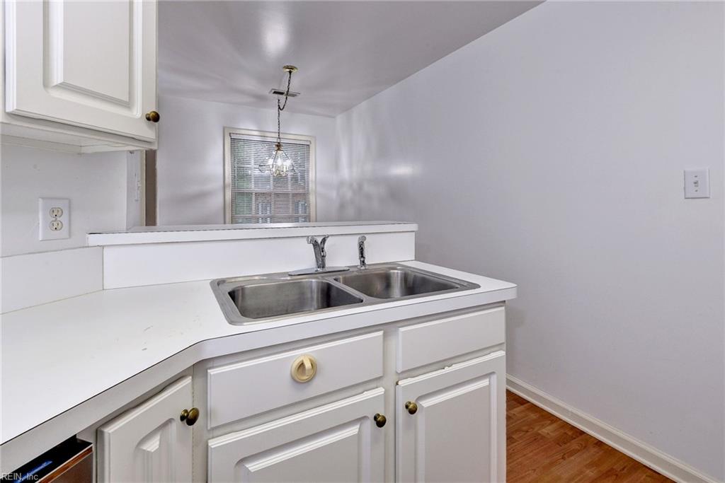 237 Woodmere Dr Property Photo 9