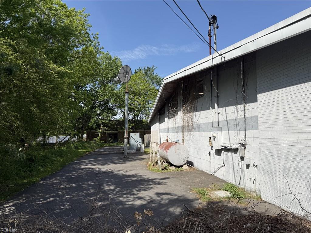 1231 Norview Ave Property Photo 6