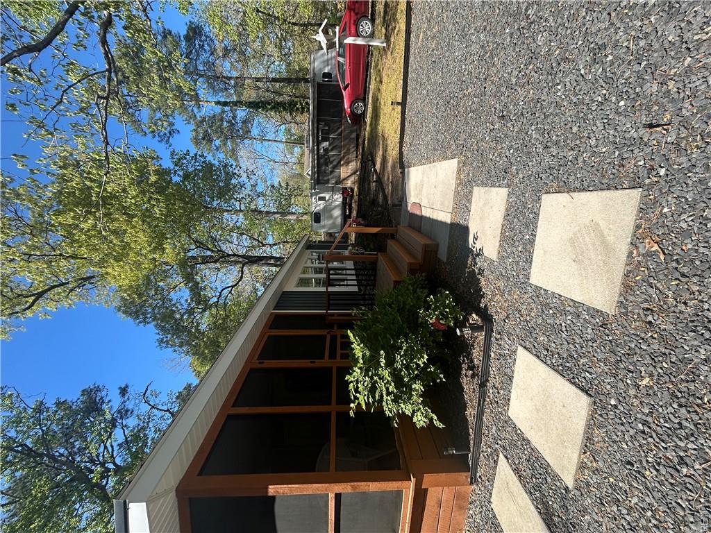 592 Pelican Ct Property Photo 3
