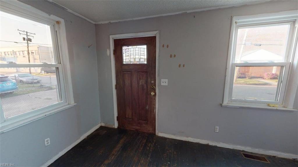 1128 Hugo St Property Photo 2