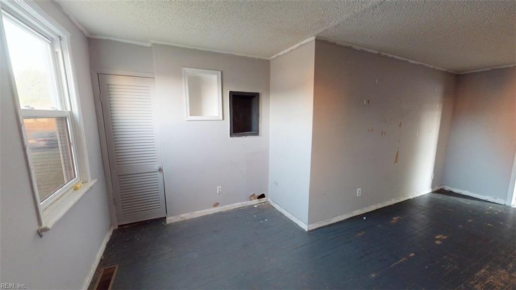 1128 Hugo St Property Photo 4