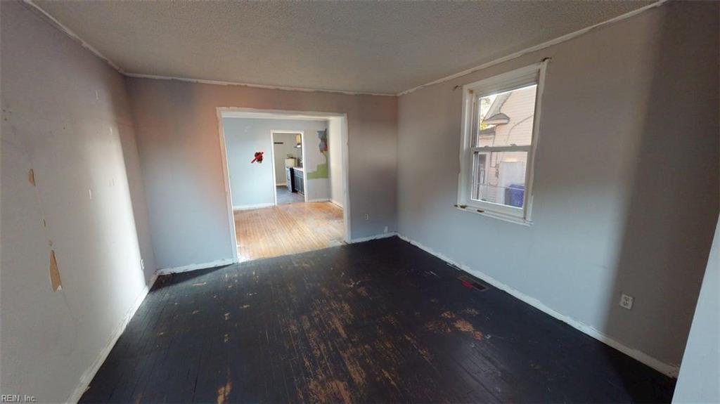 1128 Hugo St Property Photo 6