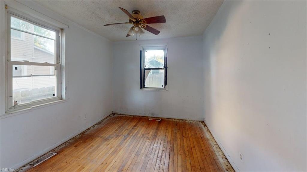 1128 Hugo St Property Photo 31